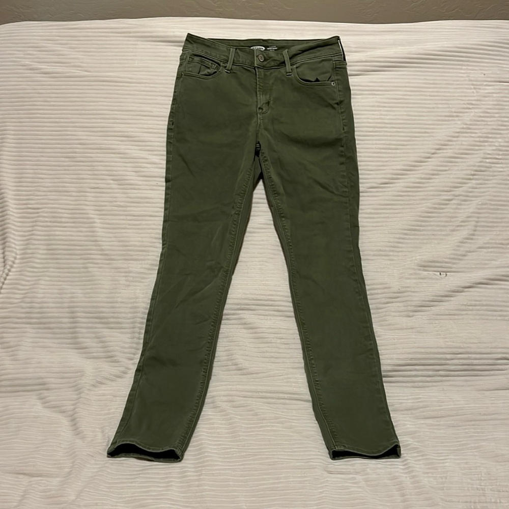 Old Navy Women’s Size 6 Rockstar Super Skinny Mid-Rise Jeans